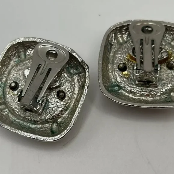 CHANEL Vintage & Rare Silver Two Tone CC Logo Clip-On Earrings Authentic/ ❤️ - Picture 3 of 5